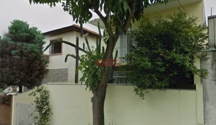 Excelente casa com171m de terreno, 213m de construção, 4 dormitórios, 4 banheiros, 4 vagas.