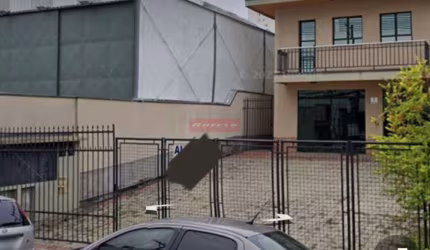 Sobrado p/loca com otima localização vagas para 6 autos. Oportunidade
