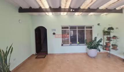 Lindo sobrado p venda com 2 dorm, sala, coz, edicula, 2 Wcs, 2 vagas.  Oportunidade