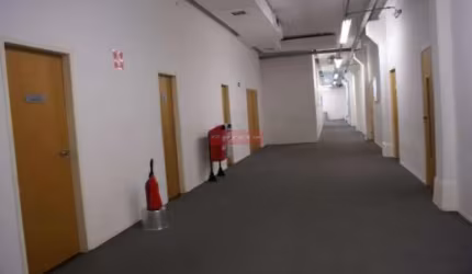 Predio p/locacão com 3 pavimentos, cada um com 1081,46m2, estacionamento amplo. Oportunidade