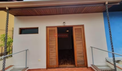 Lindíssima casa perto do Shopping Morumbi,  208 m de área total,3 dorm, 3 banh, 2 salas, 2 vagas.