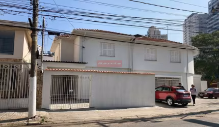 Sobrado p/venda 136m2  com 3 dorm, sala, 2 Wcs, coz, 2 vagas. Proximo ao consulado. Oportunidade