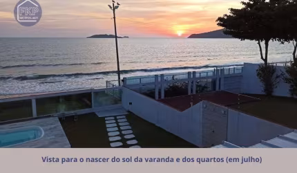 Casa com 4 dormitórios frente mar!