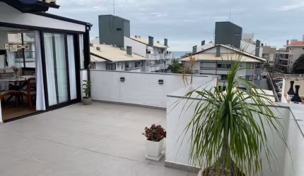 Cobertura à 50 metros do mar!