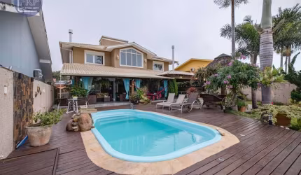 Casa 4 dormitórios!