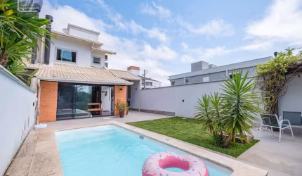 Casa Geminada 3 suítes!