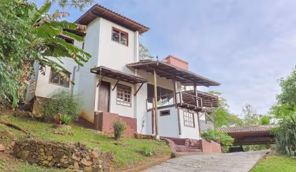 Casa à venda no bairro Córrego Grande - Florianópolis/SC