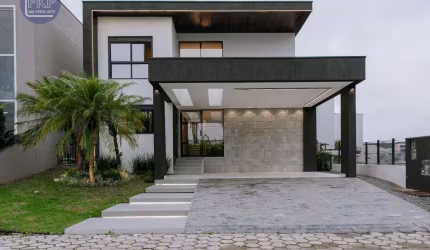 Casa Alto Padrão 03 dormitórios à venda no bairro Dom Bosco - Itajaí - SC