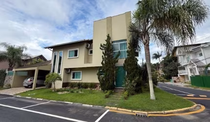 Casa à venda no bairro Ariribá - Balneário Camboriú/SC