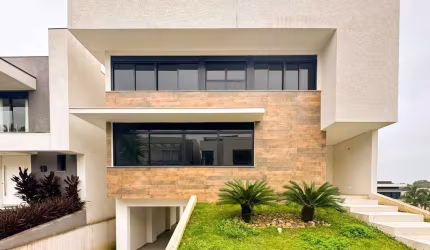 Casa de Alto Padrão - Royal Santa Felicidade