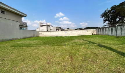 TERRENOS EM CONDOMINIO COM IMÓVEIS DE ALTO PADRÃO