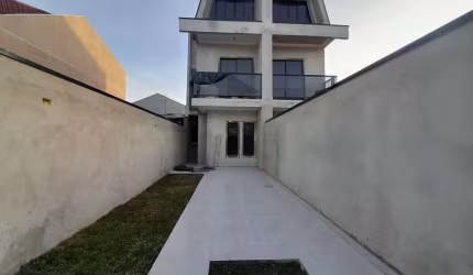 SOBRADO 3 QUARTOS NO SÍTIO CERCADO