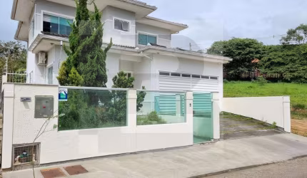 Casa para Venda em Palhoça, Pedra Branca, 3 dormitórios, 1 suíte, 3 banheiros, 2 vagas