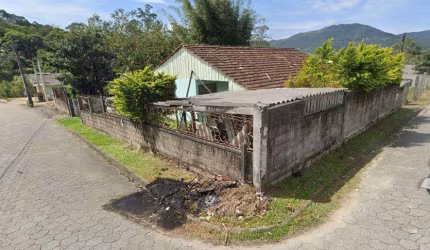 Casa para Venda em Biguaçu, 4 dormitórios, 4 suítes, 4 banheiros, 4 vagas