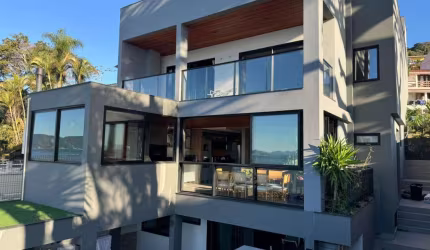 Casa para Venda em Palhoça, Praia de Fora, 5 dormitórios, 2 suítes, 3 banheiros, 4 vagas