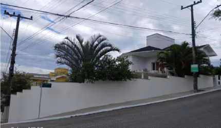 Casa para Venda em Palhoça, Pedra Branca, 4 dormitórios, 1 suíte, 4 banheiros, 2 vagas