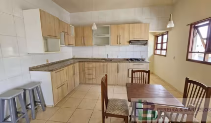 Apartamento para Locação em Palhoça, Madri, 2 dormitórios, 1 banheiro, 1 vaga