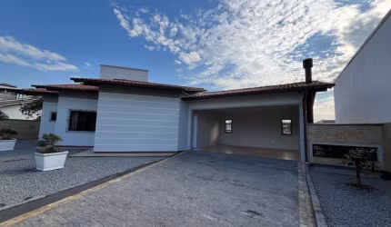 Casa para Venda em Palhoça, Aririu, 2 dormitórios, 1 suíte, 3 banheiros, 4 vagas
