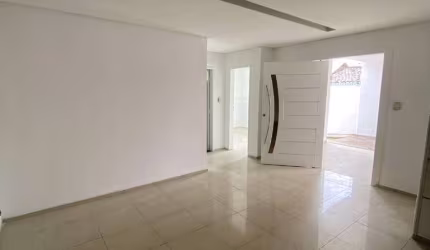 Casa com 3 dormitórios à venda por R$ 890.000,00 - Jóquei Clube - Fortaleza/CE