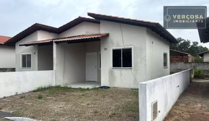 Casa com 2 quartos à venda, 50 m² por R$ 130.000 - Zumbi - Horizonte/CE