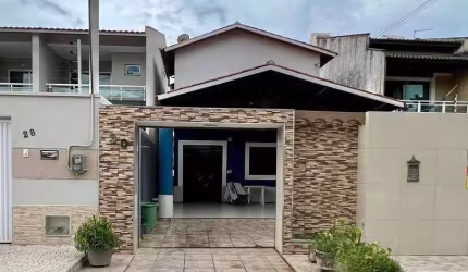 Casa com 4 dormitórios à venda, 256 m² por R$ 630.000,00 - Maraponga - Fortaleza/CE