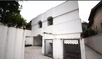 Casa no Alto da Boa Vista - 365m², 4 dorm, 4 suíte, 6 banheiros e 4 vagas.