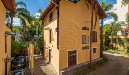 Casa com 300m² em condomínio fechado para locação- Alto da Boa Vista