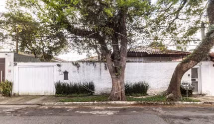 Casa residencial com 525m² de área total á venda