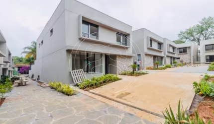 Casa em condomínio á venda