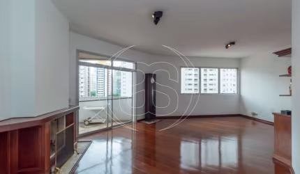 Apartamento com 244m² á venda em Moema Pássaros