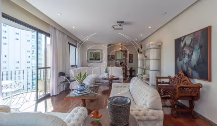Apartamento à venda em Moema