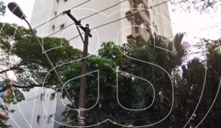 APARTAMENTO NA REGIÃO DE MOEMA