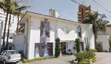Oportunidade Única: Espaço Comercial Amplo em Indianópolis!