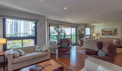 APARTAMENTO! MOEMA NOBRE! 231,00 m²