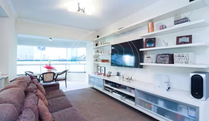 APARTAMENTO À VENDA NO CAMPO BELO