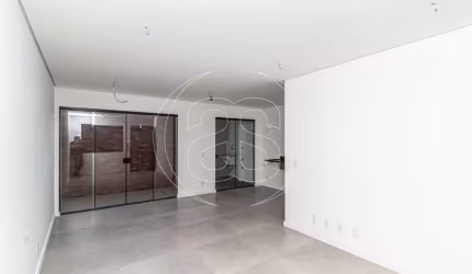 Casa residencial á venda com 110m² de área útil