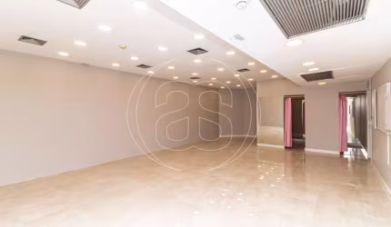 Oportunidade única em Moema: Sala comercial com localização privilegiada!