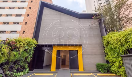 Casa Comercial na Região de Moema