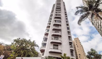 BELO APARTAMENTO . MOEMA NOBRE PROXIMO AO PARQUE IBIRAPUERA.