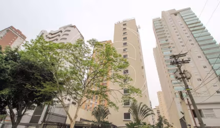 APARTAMENTO NA REGIÃO DE MOEMA