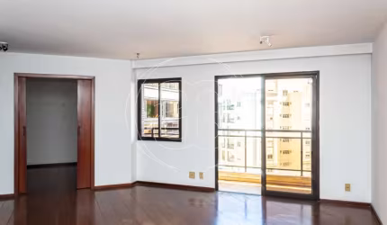 Apartamento á venda em Moema com 3 vagas de garagem