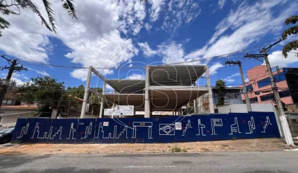 Loja Comercial em Indianópolis com 2.500² e 20 VAGAS!