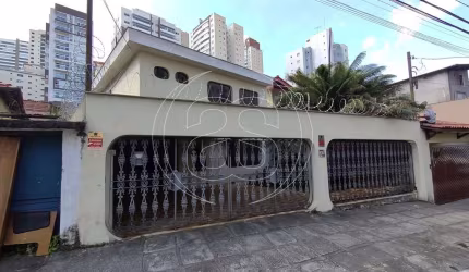 Casa á venda com 2 vagas de garagem na Saúde