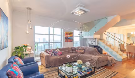 Cobertura no Alto da Boa Vista com 311m2, 3 suítes e 4 vagas, além de piscina e linda Vista