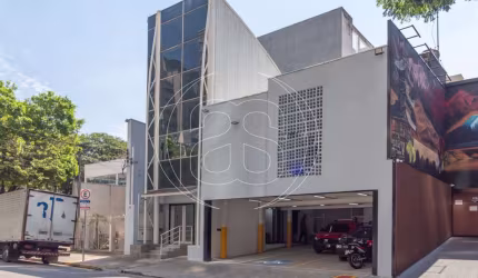 Excelente imóvel comercial em Moema com 845m² a e poucos metros do Metrô!