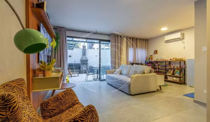 CASA EM SANTO AMARO
