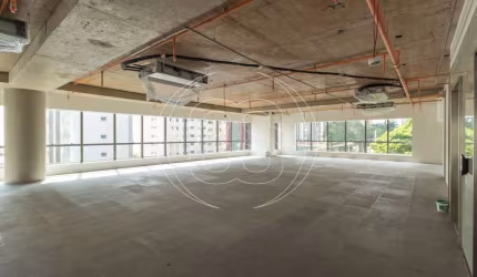 Oportunidade Única: Sala Comercial de 450m² com 5 Vagas em Indianópolis!