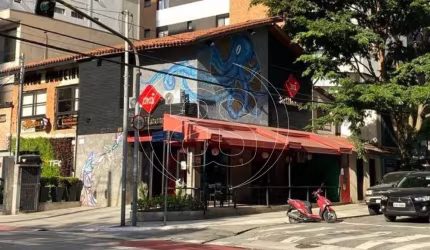 Imóvel Comercial de Esquina à venda em Moema