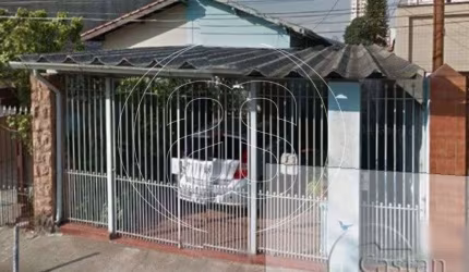 CASA À VENDA - EXCELENTE LOCALIZAÇÃO
