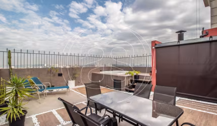 COBERTURA COM 209M²
